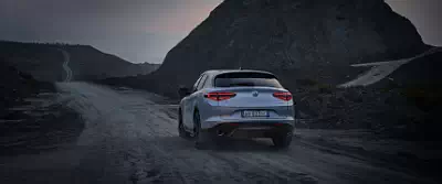 Alfa Romeo Stelvio Competizione      UltraWide 21:9