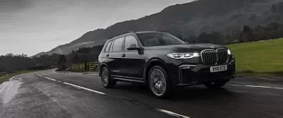 BMW X7 M50d UK-spec      UltraWide 21:9