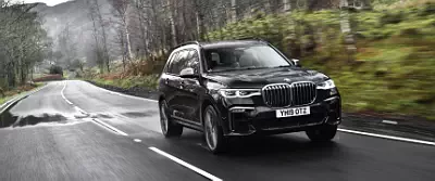 BMW X7 M50d UK-spec      UltraWide 21:9