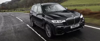 BMW X7 M50d UK-spec      UltraWide 21:9