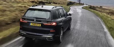 BMW X7 M50d UK-spec      UltraWide 21:9