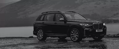 BMW X7 M50d UK-spec      UltraWide 21:9