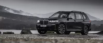 BMW X7 M50d UK-spec      UltraWide 21:9