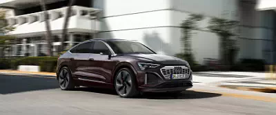 Audi Q8 Sportback 55 e-tron quattro      UltraWide 21:9