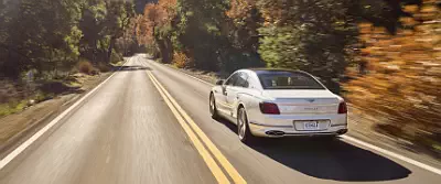 Bentley Flying Spur Hybrid Odyssean Edition US-spec      UltraWide 21:9