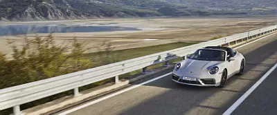 Porsche 911 Targa 4 GTS      UltraWide 21:9