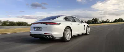 Porsche Panamera 4S E-Hybrid      UltraWide 21:9